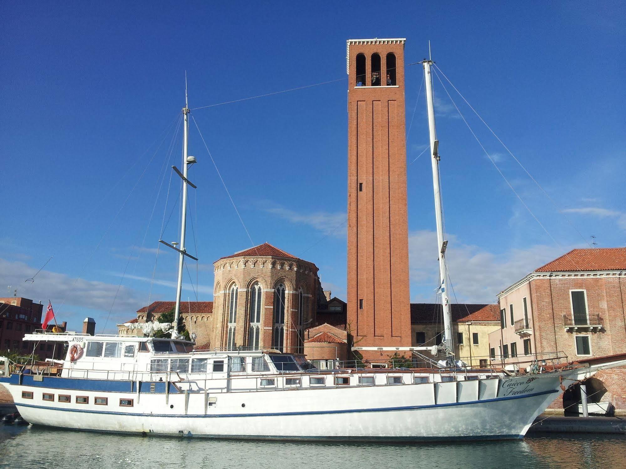Venezia Boat & Breakfast Caicco Freedom Hotel Exterior photo