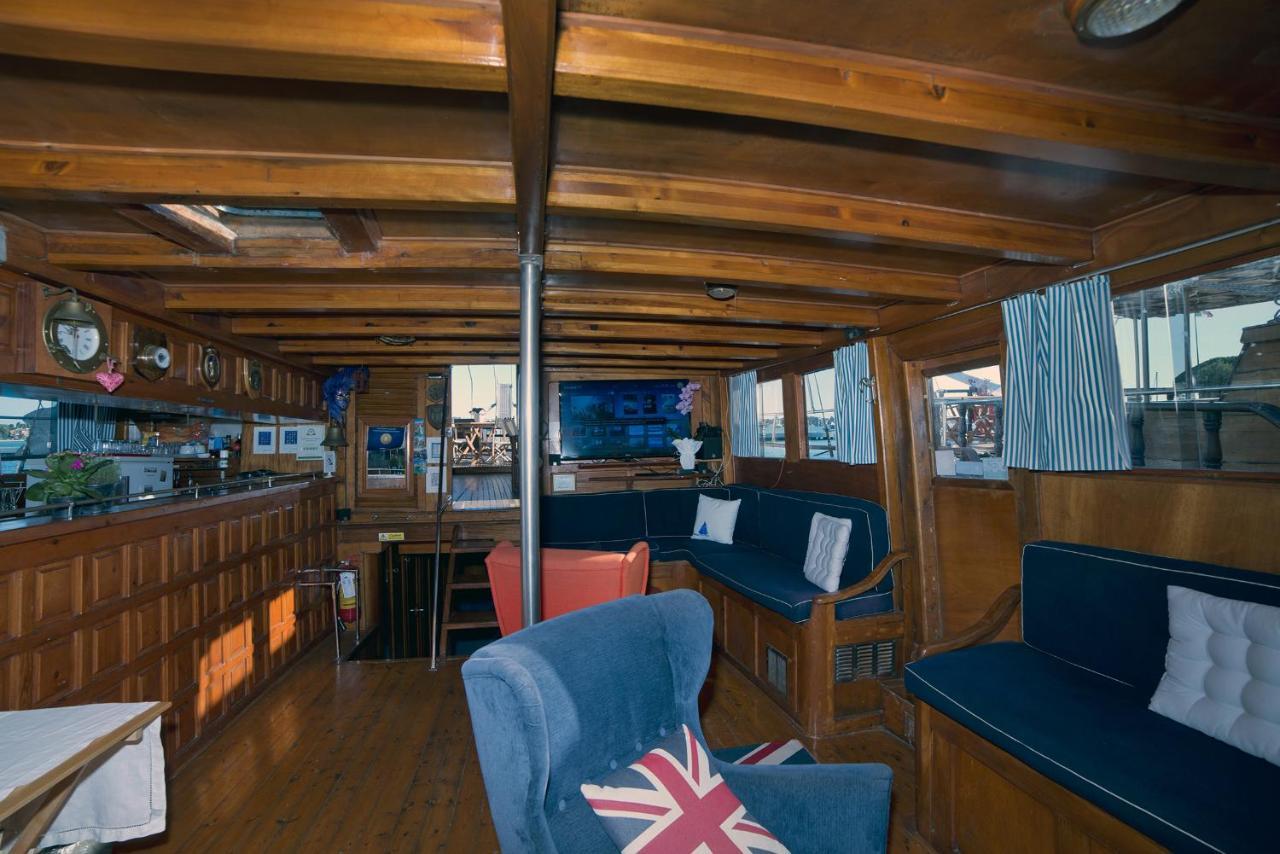 Venezia Boat & Breakfast Caicco Freedom Hotel Exterior photo